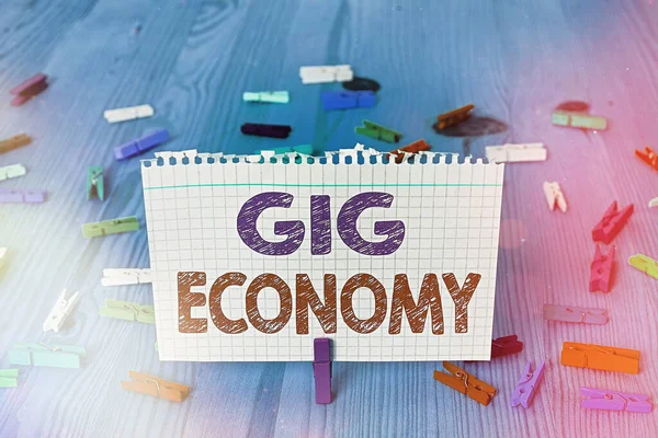 Nota di scrittura che mostra Gig Economy. Fotografia d'impresa che mostra un sistema di mercato caratterizzato da contratti e lavori a breve termine . — Foto Stock