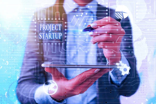 Tekstbord met Project Startup. Conceptuele foto de eerste kans van een jong bedrijf om hun plan vast te stellen. — Stockfoto
