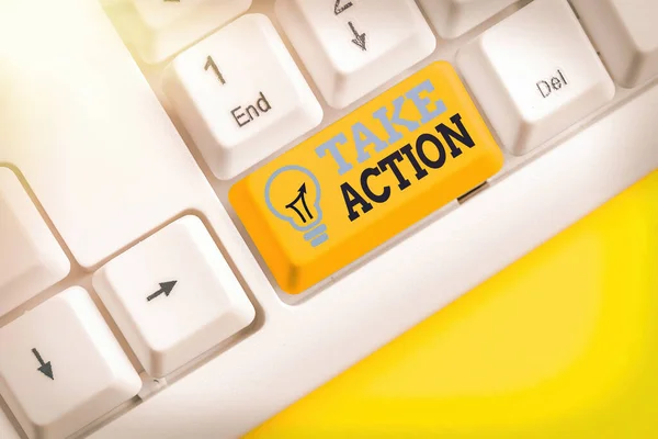 Escritura manual conceptual que muestra Take Action. Texto de la foto de negocios acto positivo de tomar una decisión para resolver el problema . — Foto de Stock