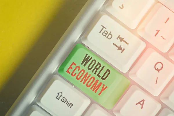 Scrittura concettuale a mano che mostra l'economia mondiale. Business photo text commercio internazionale di prodotti e servizi in tutto il mondo . — Foto Stock