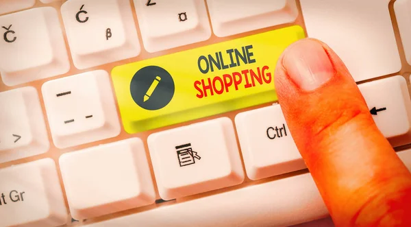 Szövegírás Online vásárlás. Az e-kereskedelem üzleti koncepciója, amely lehetővé teszi a fogyasztó számára, hogy az interneten keresztül árut vásároljon. — Stock Fotó