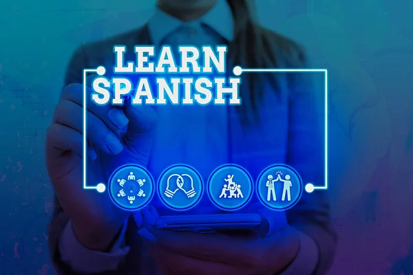 İspanyolca öğrenmeyi gösteren kavramsal el yazısı. İspanya 'nın ulusal dilini yazma ve konuşma eğitimi için iş fotoğrafı metni. — Stok fotoğraf