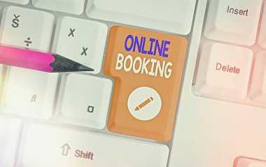 Online Rezervasyon. İş konsepti tüketicilerin İnternet sitesi üzerinden etkinlik için rezervasyon yapmalarına olanak sağlıyor.