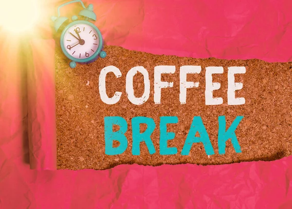 Escrita de mão conceitual mostrando Coffee Break. Foto de negócios mostrando pouco tempo alocado para beber café sem fazer qualquer trabalho . — Fotografia de Stock