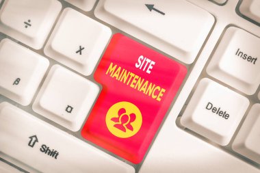 Site Bakım 'ı gösteren mesaj işareti. Kavramsal fotoğraf izleme ve sitenizdeki sorunları düzenli olarak kontrol etme.