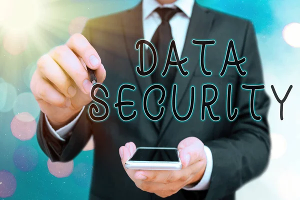 데이터 보안 문서 작성. 개념 이 의미하는 것은 인증되지 않은 접근으로부터 보호 된 중요 한 개별 데이터. — 스톡 사진