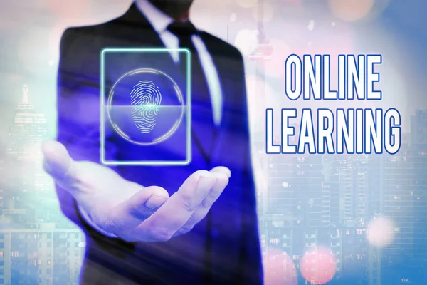 Signo de texto que muestra aprendizaje en línea. Foto conceptual tomando un curso al que se puede acceder a través de Internet . — Foto de Stock