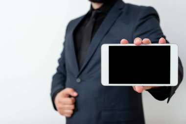 Model Giyinen İşletme Giyimi Değişik Açı Atışlar Tutucu Boş Not Defteri Kağıt Aksesuarları ve Modern Gadget