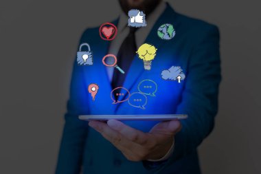 Bilgi Bilgisayarlaştırma Resimlerini Bilgisel Elementlerle Beleş Skeç Gösteriyor. Dijital Teknoloji, Sosyal Medya Ağı, İletişim, İş, Finansal Simgeler Konsepti