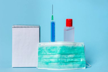 Profesyonel Sağlık Kontrolü için Not Defteri olan Önleyici Tıbbi Ekipman. Sağlık Koruma ve Etkili Dokunulmazlık Konsepti