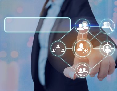 Bilgi işlem elemanları ve düz simgelerle bilgi işlem. En Son Dijital Teknoloji, Sosyal Medya, Ağ Bağlantısı ve İletişim, İş, Mali Konsept.