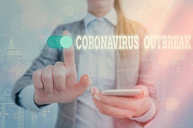 Kelime yazma Coronavirus Salgını. Yeni keşfedilen COVID19 Graphics veri güvenliği uygulama sistemi için asma kilit uygulamasının yol açtığı bulaşıcı hastalıklar konsepti.