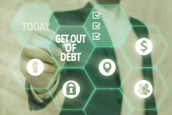 Escribiendo una nota que muestra Get Out Of Debt. Foto de negocios mostrando hábito cambiante de gasto Aprende a presupuestar Priorizar deudas . — Foto de Stock