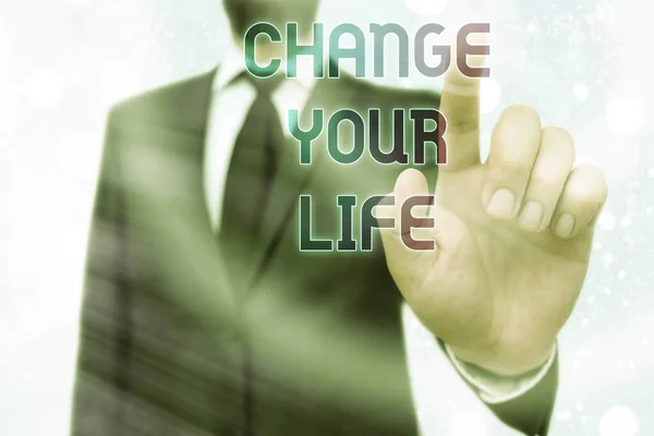 Escribiendo una nota que muestra Cambia tu vida. Foto de negocios que muestra consejos inspiradores para mejorar usted mismo para el futuro . —  Fotos de Stock
