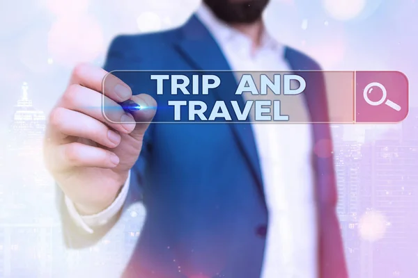 Word writing text Reise und Reisen. Businesskonzept für berühmte Sehenswürdigkeiten und touristische Destinationen. — Stockfoto