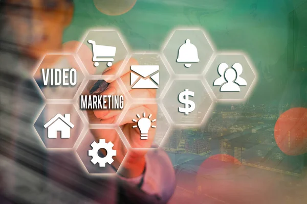 Tekst pisania słów Video Marketing. Koncepcja biznesowa dotycząca korzystania z filmów wideo w celu promowania i wprowadzania na rynek produktu lub usługi. — Zdjęcie stockowe