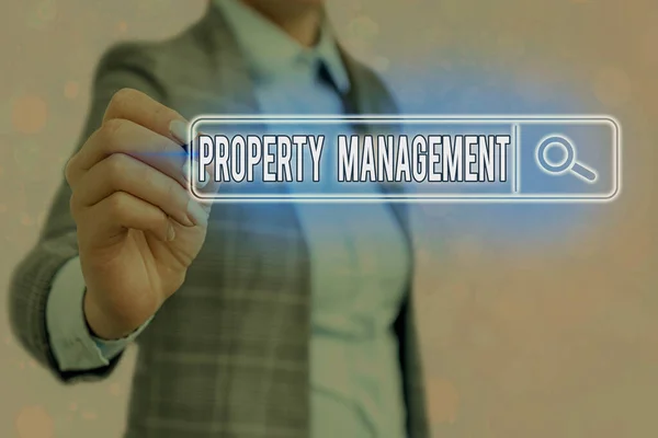 Schreiben Notiz zeigt Property Management. Geschäftsfoto, das die Kontrolle, Wartung und Überwachung von Immobilien zeigt. — Stockfoto