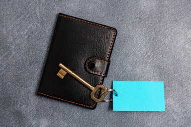 Farklı Renk Etiketi Notları. Kağıt Defteri Aksesuarları ve Okul Malzemeleri Modern Gadget 'lar Farklı Arkaplanda Ayarlandı