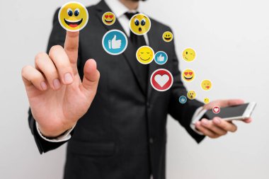 Dijital, Internet, Network, Connect, Technology, Global Concepts için Farklı Tasarım Elementleri Gösteren Popüler Resimler. Sosyal Medya İletişim Simgeleri Kavramı.