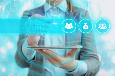 Web bağlantısıyla bilgisayarlara uzaktan erişim ve kontrol sağlandı. Sistem Yöneticisi Sorunları Düzeltmeye, Yazılım Kurulumuna, Veri Yapılandırma Aletleri Ayarlarına Yardım Eder.