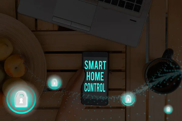 Χειρόγραφο κείμενο Smart Home Control. Έννοια έννοια Internet of things τεχνολογία του συστήματος αυτοματισμού. — Φωτογραφία Αρχείου