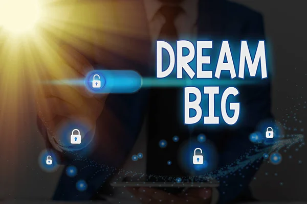 Konceptuell handstil som visar Dream Big. Business foto text positiv attityd för att motivera sig själv att sträva efter och uppnå högre mål. — Stockfoto