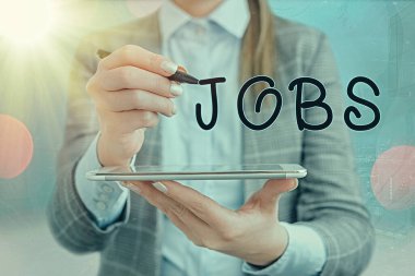 Jobs 'u gösteren mesaj işareti. Kavramsal fotoğraf işi, ödeme karşılığında toplumda bireysel bir rol oynamaktadır.