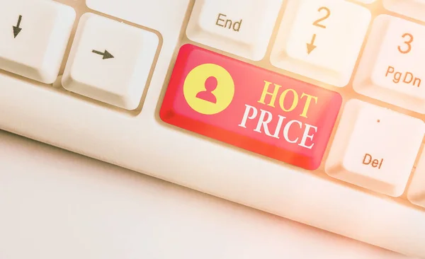 Scrittura concettuale a mano che mostra Hot Price. Foto aziendale che mostra l'offerta più bassa offerta a un acquirente al momento dell'acquisto di determinati prodotti . — Foto Stock