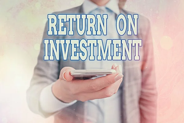 Conceptual hand writing showing Return On Investment. Business photo showcasing reviewing a financial report or investment risk analysis. — Stock Photo, Image