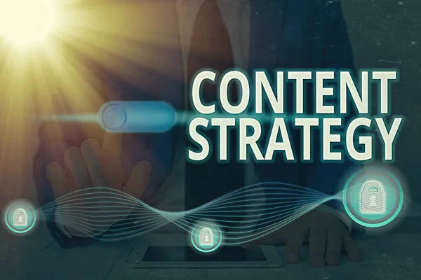 Scrivere testi Word Content Strategy. Concetto di business per un importante approccio di marketing distribuito per attirare l'acquirente . — Foto Stock