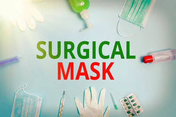 Fogalmi kézírás, ami sebészeti maszkot mutat. Egészségügyi szakemberek által a műtét és ápolás során viselt üzleti fényképszöveg Elsődleges orvosi óvintézkedések egészségvédelem. — Stock Fotó