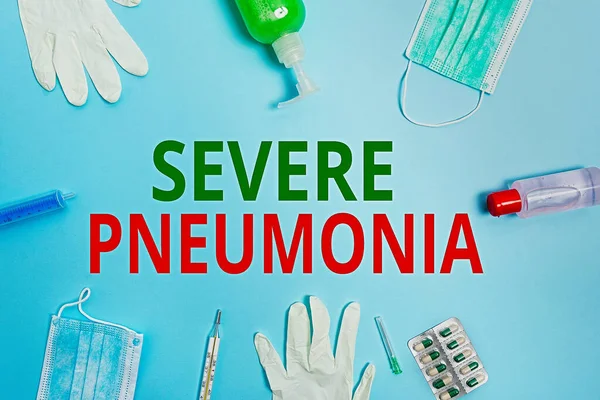 Konceptualne pismo pokazujące ciężkie zapalenie płuc. Biznes zdjęcie tekst ostra choroba, która jest naznaczona zapaleniem tkanki płucnej Podstawowe medyczne środki ostrożności ochrona zdrowia. — Zdjęcie stockowe