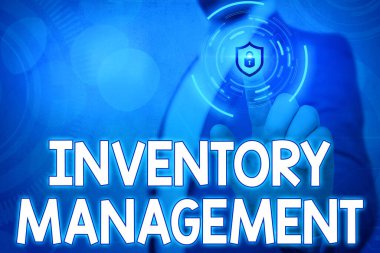 El yazısı Envanter Yönetimi. Sermayesiz varlıkların ve stok ögelerinin denetimi anlamına gelen kavram.