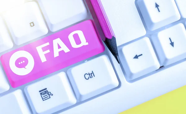 Tekst schrijven Faq. Bedrijfsconcept voor lijst van veelgestelde vragen en antwoorden over een bepaald onderwerp. — Stockfoto