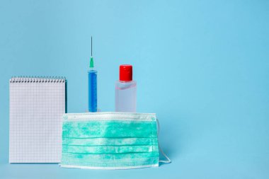 Profesyonel Sağlık Kontrolü için Not Defteri olan Önleyici Tıbbi Ekipman. Sağlık Koruma ve Etkili Dokunulmazlık Konsepti