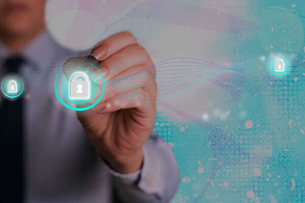 Графика новейших цифровых технологий защиты данных навесной замок безопасности на виртуальном дисплее. Бизнесмен с замком на замке
.