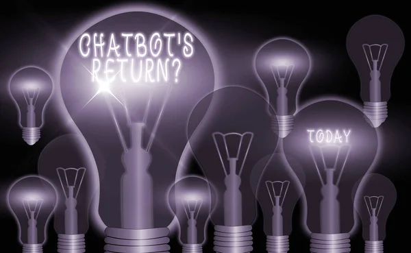 Escribir nota que muestra Chatbot s es Devolver Pregunta. Programa de presentación de fotos de negocios que comunican el uso de interfaz de texto y AI bombillas de color vintage realistas, solución de signo de idea . —  Fotos de Stock