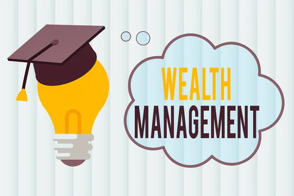 Textzeichen mit Wealth Management. Konzeptionelle Foto-Anlageberatung, die andere Finanzdienstleistungen kombiniert 3D Graduation Cap Thinking Resting on Bulb mit Blank Cloud Thought Bubble. — Stockfoto