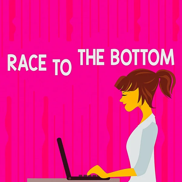 Signo de texto que muestra Race To The Bottom. Concurso de fotografía conceptual de empresas Normas de calidades de sacrificio Foto de la joven mujer ocupada sentada Vista lateral y trabajando en su computadora portátil . — Foto de Stock