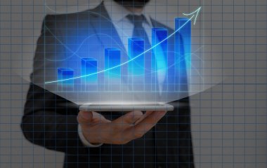 Erkek Akıllı Telefon Yükselen Eğilimler Performans Çubuğu Grafik Geliri Artırıyor. Yükselen Artan Hareket, Yükselen Finansal Hisse Çizelgesi Durum Raporu Gösteriliyor.