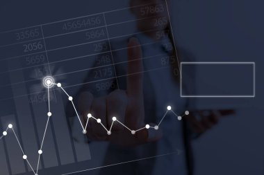 Yükselen Trend Performans Çubuğu Grafik Düzensiz Yıllık Kazancı. Yukarı Doğru Büyüyen Belirsiz Hareket Yüksek Riskli Finansal Durum Raporu Gösteriliyor