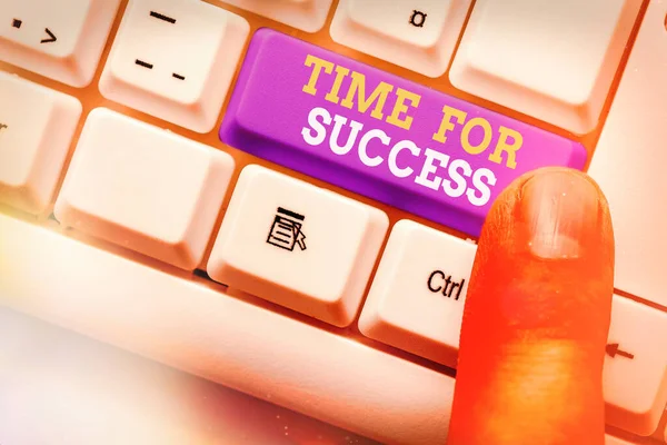 Signo de texto que muestra el tiempo para el éxito. Foto conceptual negocio marketing financiero banca publicidad web . — Foto de Stock