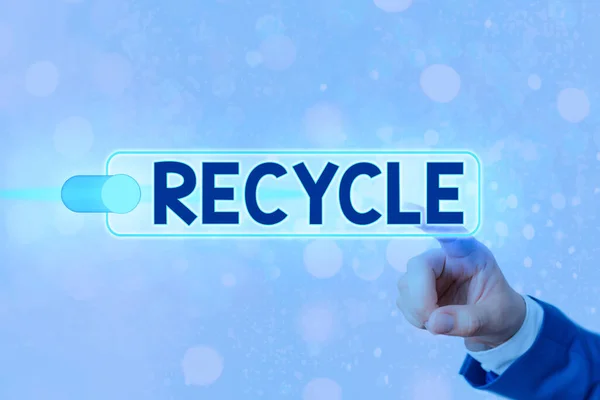 Conceptuele handschrift toont Recycle. Business foto tekstproces van het omzetten van afvalstoffen in nieuwe materialen en objecten Grafisch hangslot voor web data security applicatie systeem. — Stockfoto