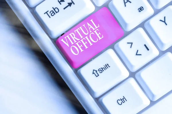 Escritura manual conceptual que muestra la Oficina Virtual. Texto de foto comercial dominio operativo de cualquier negocio u organización virtualmente Teclado de PC blanco con papel de nota vacío sobre espacio de copia de tecla blanca . — Foto de Stock