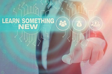 Yeni Bir Şey Öğren 'i gösteren bir not yazıyorum. İş fotoğrafı sergisi Kazanç farklı eğitim, bilgi ve beceriler edindi.