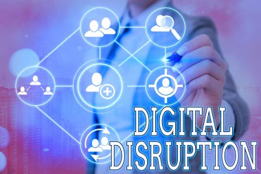 Dijital Bozukluğu gösteren bir not yazıyorum. Teknolojiler malların değer önerisini etkilediğinde iş fotoğraflarının sergilenmesi.