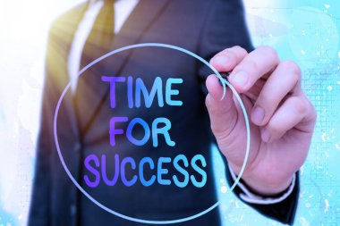 Kelime yazmak Başarı İçin Metin Zamanı. İş dünyası finansal pazarlama bankacılık reklam ağı konsepti.