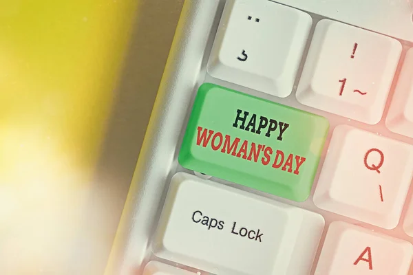 Textskylt som visar Happy Woman S Day. Konceptuellt foto för att fira kärnan i varje kvinna runt om i världen. — Stockfoto