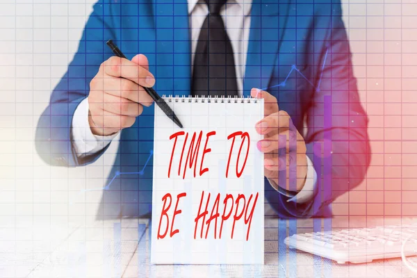 행복 한 시간을 표시하는 필기 노트. 사업 사진에는 의미있는 근로자들에게 목적 이 있는 행복 한 직장을 제공하는 장면이 나타나 있다.. — 스톡 사진