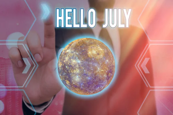 Kézírás szövegírás Hello July. Koncepció jelentése izgalom kifejezése a következő nyaralás hónapjában Futurisztikus ikonok Naprendszer. A kép elemeit a NASA bocsátotta rendelkezésre. — Stock Fotó